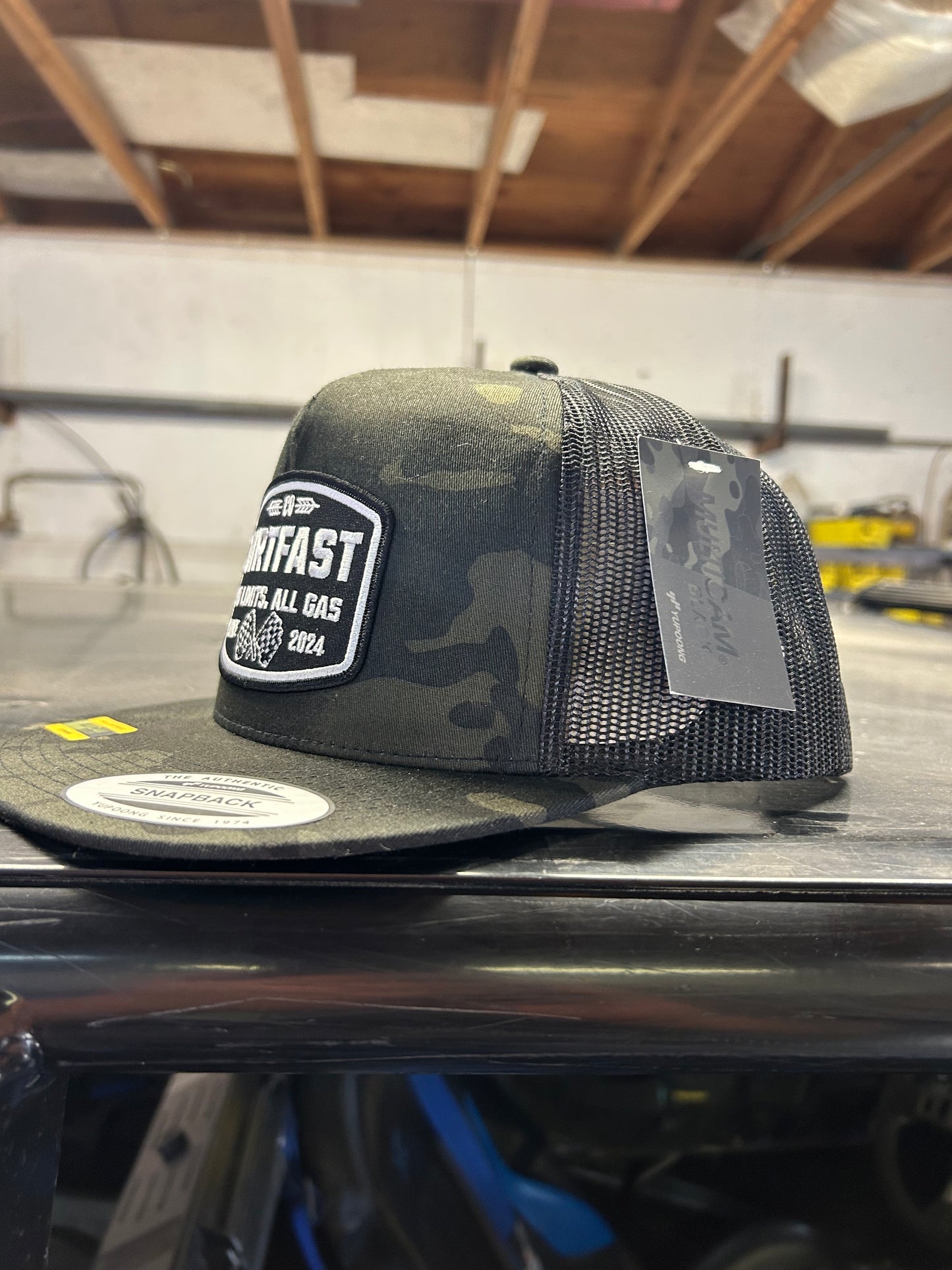 DIRTFAST Camouflage White Badge